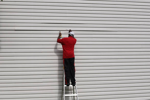 Storm Damage Siding Repair in Castle Rock, WA